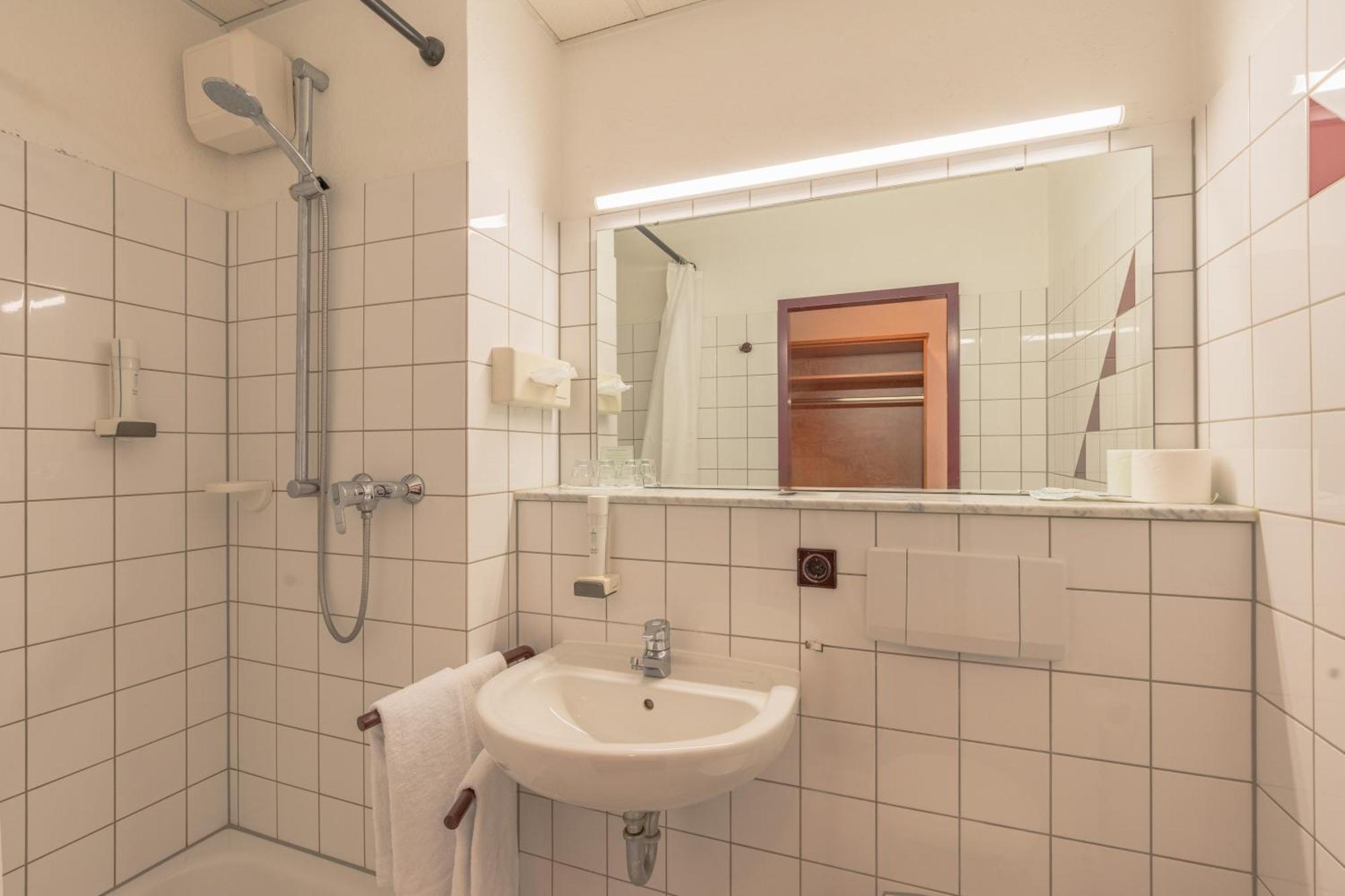 Euro-Hotel Каппель-Графенхаузен Экстерьер фото