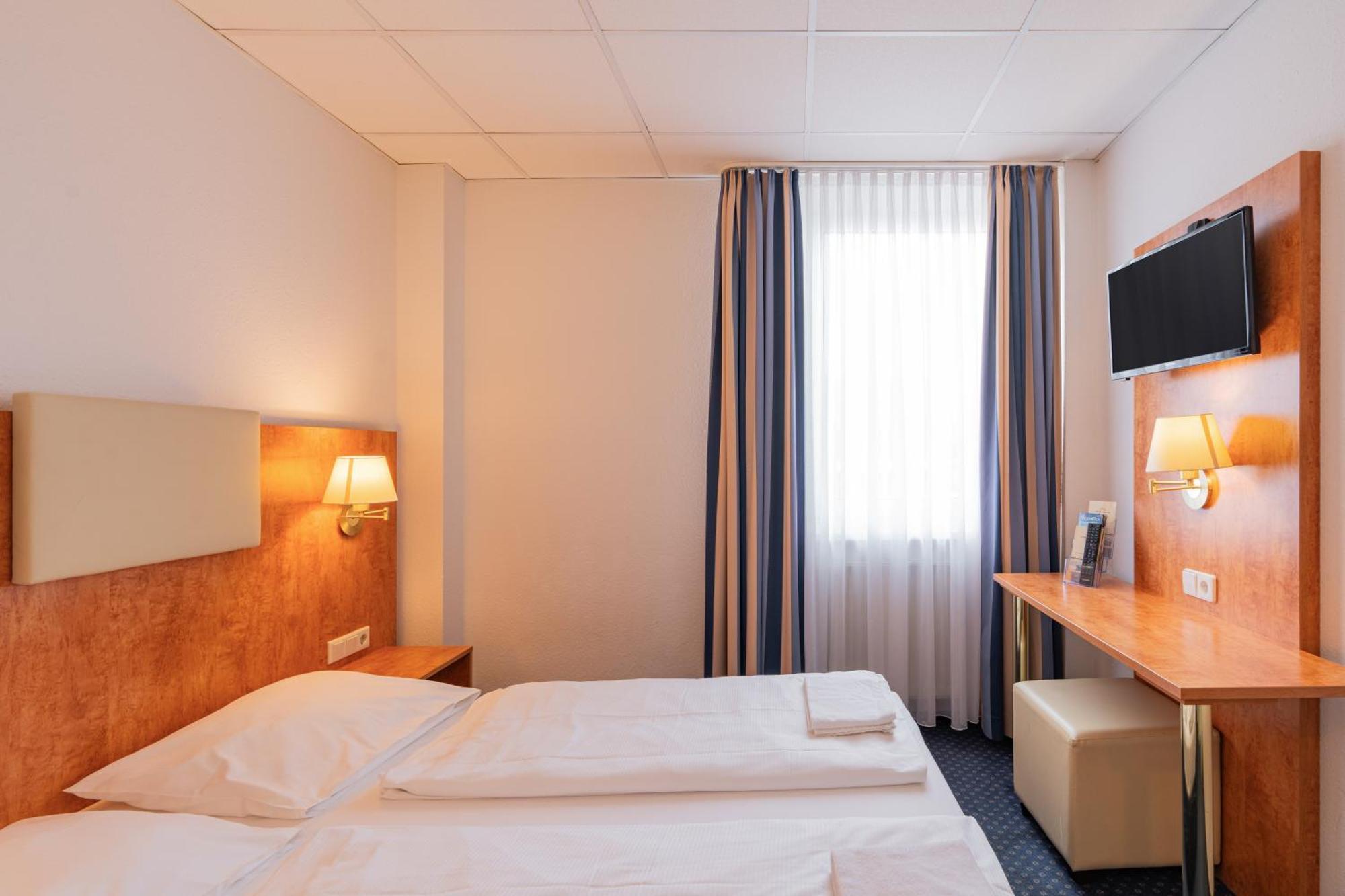 Euro-Hotel Каппель-Графенхаузен Экстерьер фото